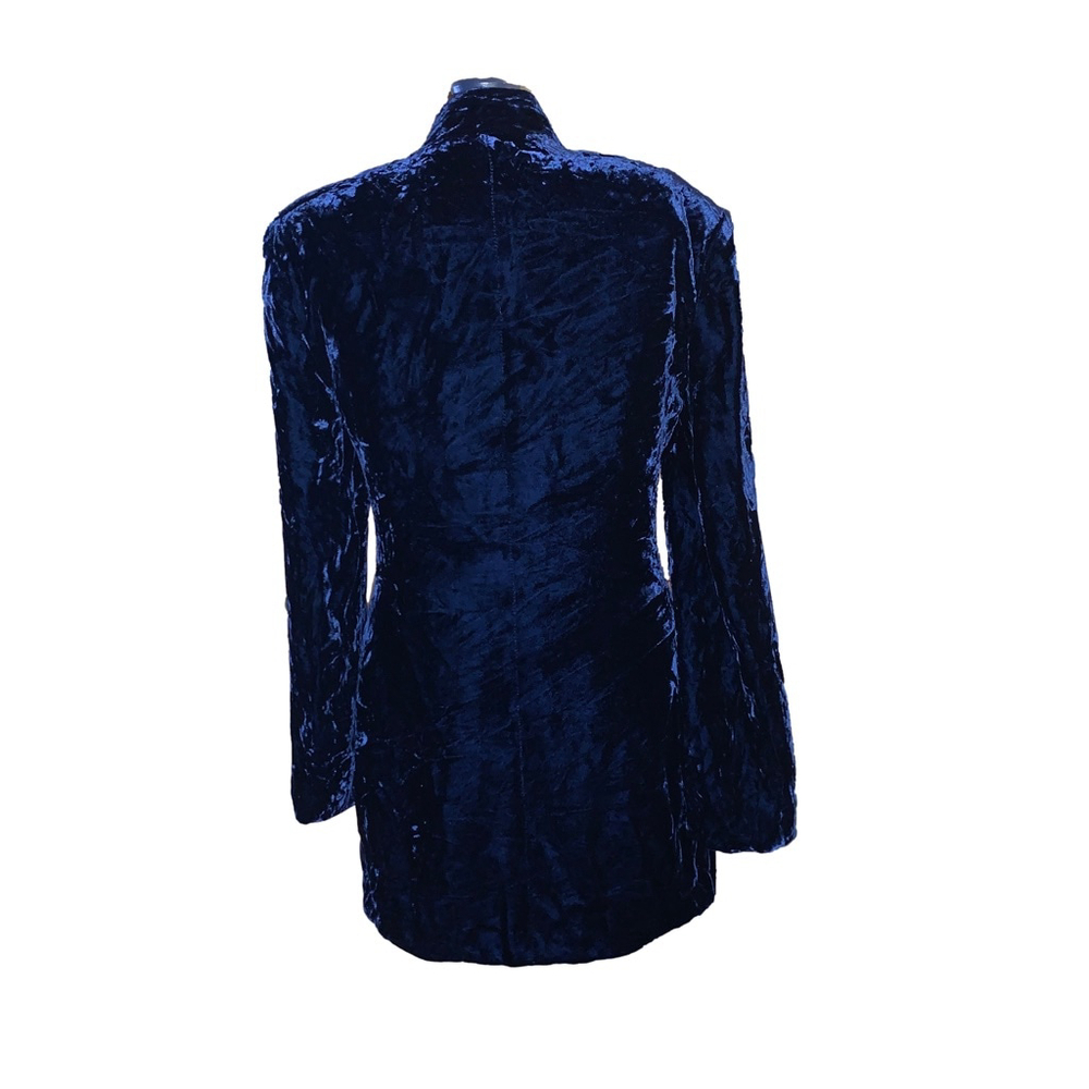 Elegant Velvet Blazer in Deep Blue - Picture 2 of 8